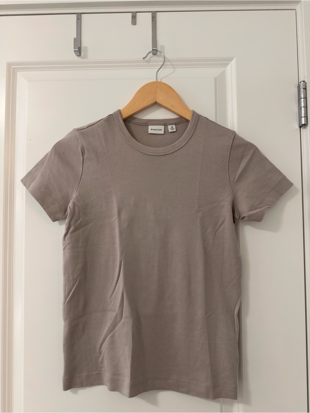 Aritzia Babaton Writh T-shirt XS Taupe